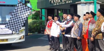 406 Jamaah Haji Sampang Dilepas Berangkat Dari Bandara Juanda